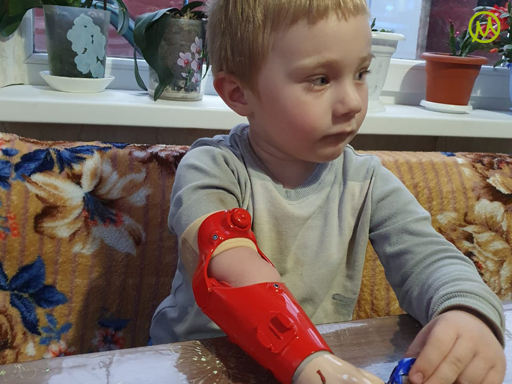 «Он у меня Железный Человек»