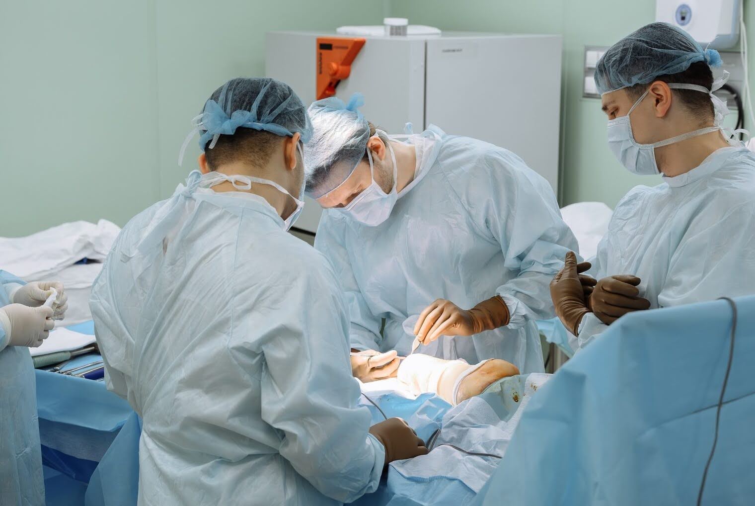 «Моторика» и Центр Вредена провели первую в России операцию по остеоинтегративному экзопротезированию